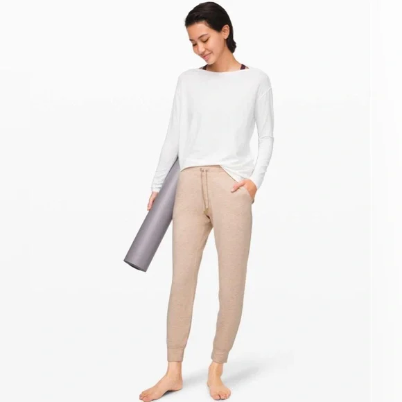 NWT Lululemon Warm Down Jogger *Soft Touch Heathered Cashew - Picture 6 of 9